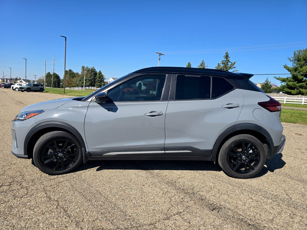Used 2023 Nissan Kicks SR FWD image 9