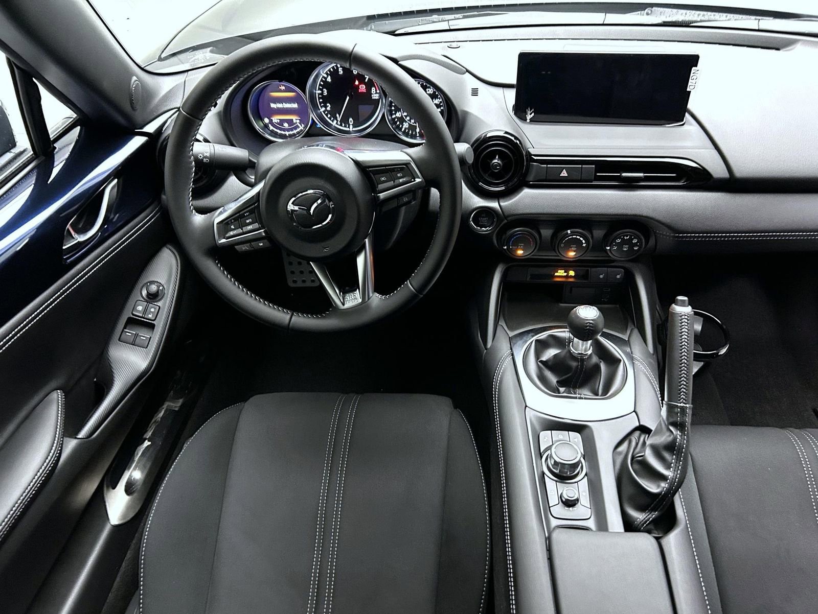 New 2026 MAZDA MX-5 Miata Club w/ Interior Package RWD image 12