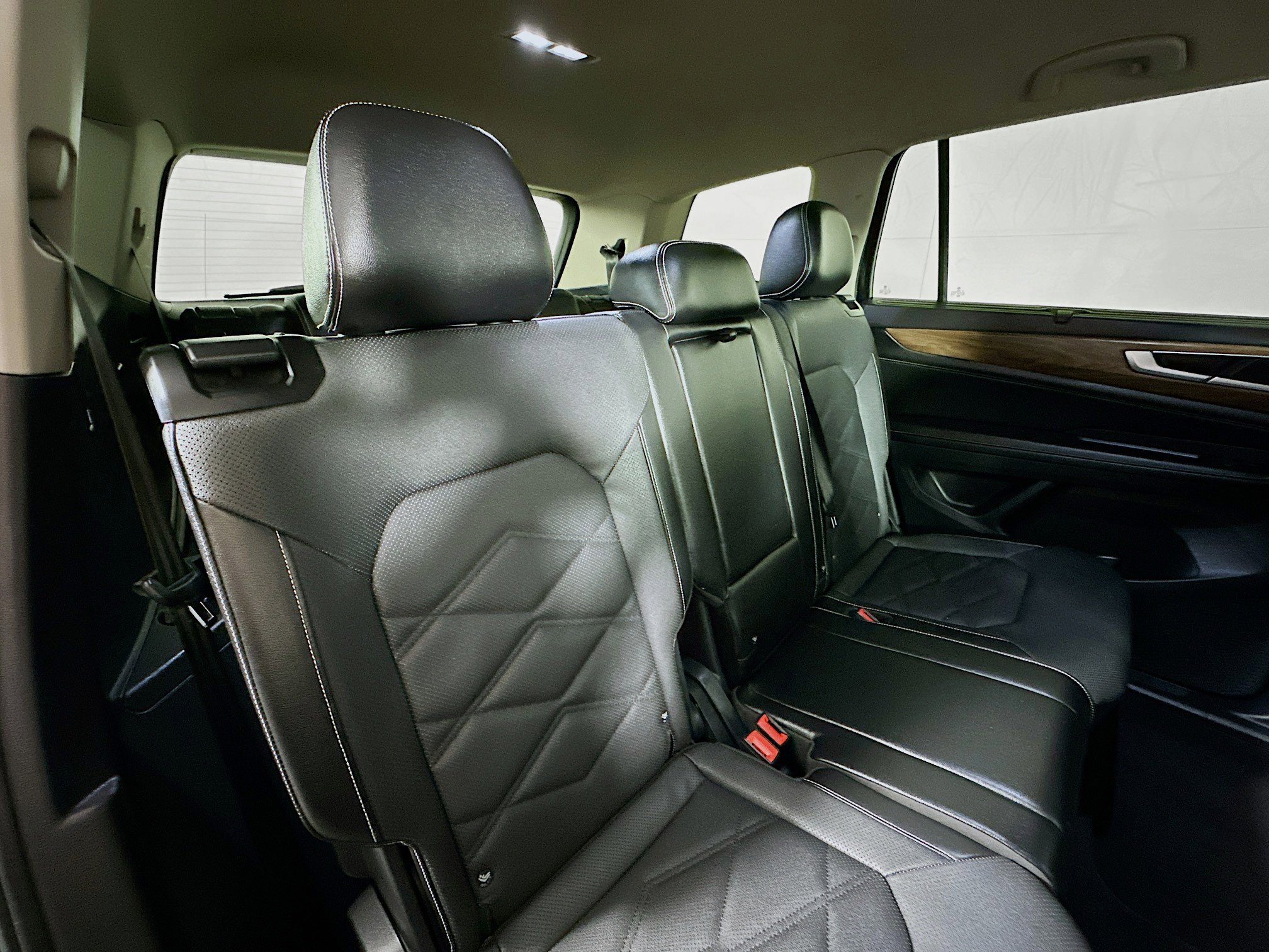 Used 2024 Volkswagen Atlas SE image 26