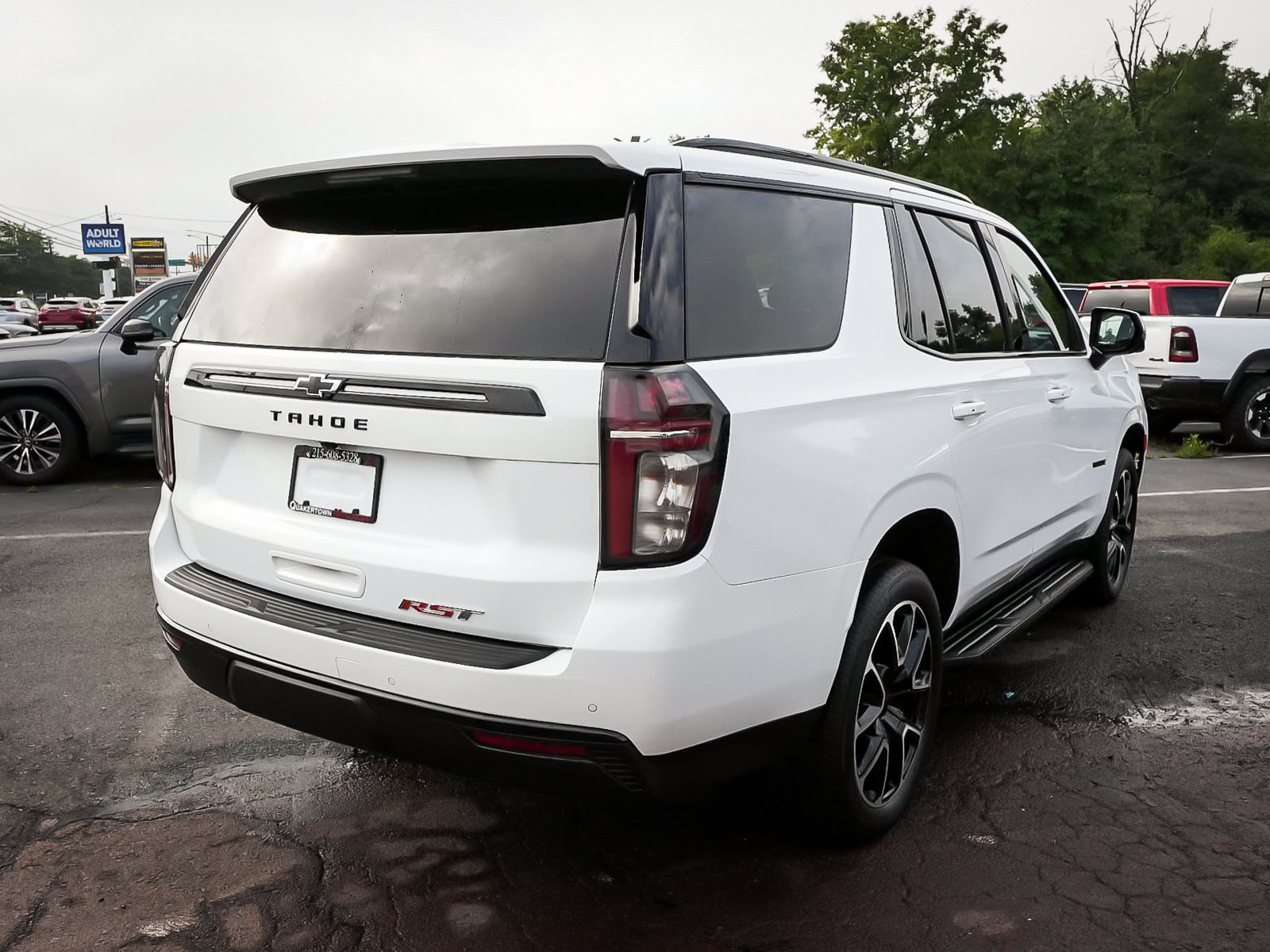 Used 2023 Chevrolet Tahoe RST w/ Luxury Package AWD/4WD image 5