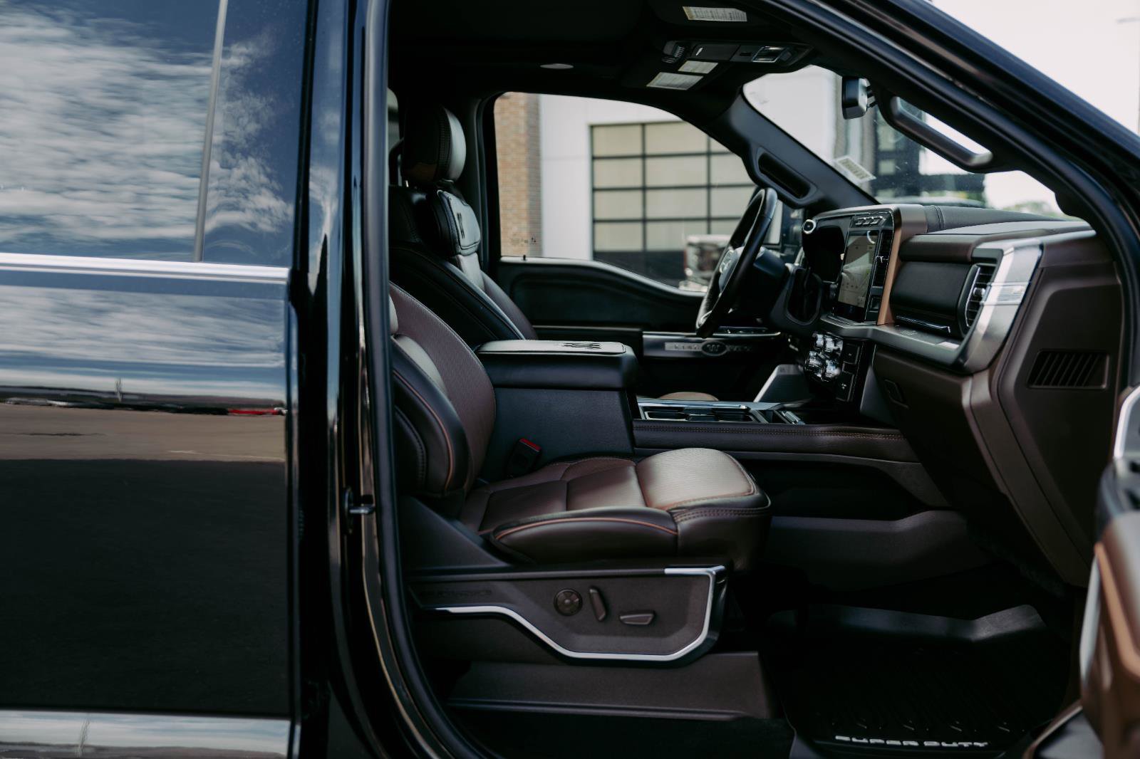 Used 2024 Ford F450 King Ranch w/ FX4 Off-Road Package image 14