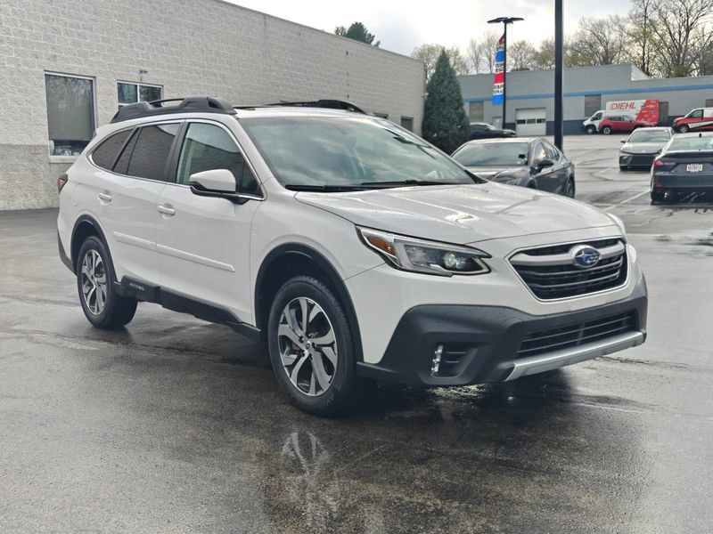 Used 2022 Subaru Outback Limited image 3