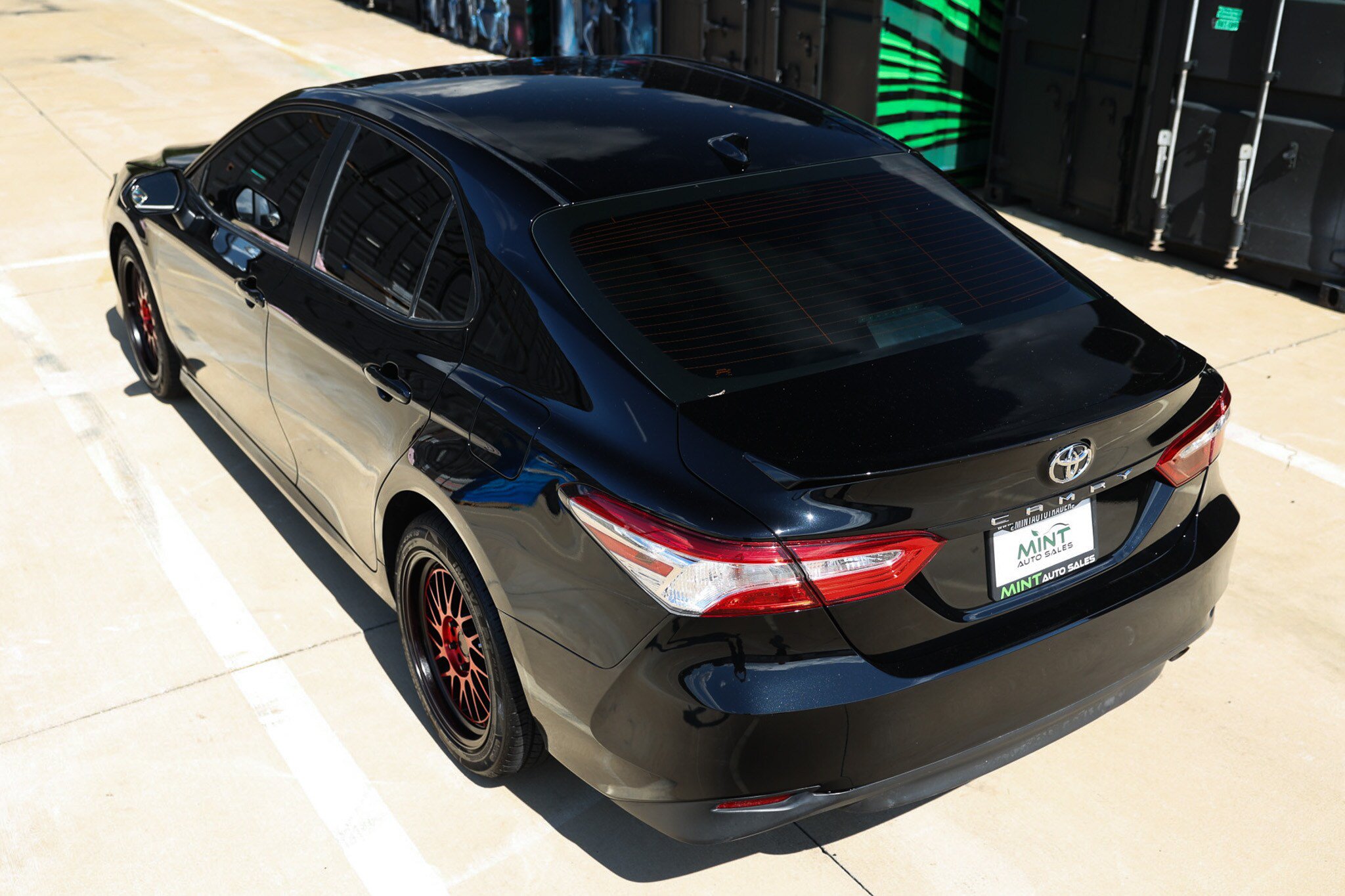 Used 2020 Toyota Camry LE FWD image 8