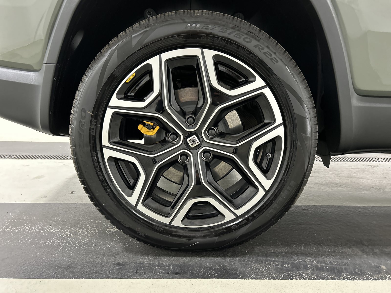 Used 2022 Rivian R1S Launch Edition Quad AWD/4WD image 12