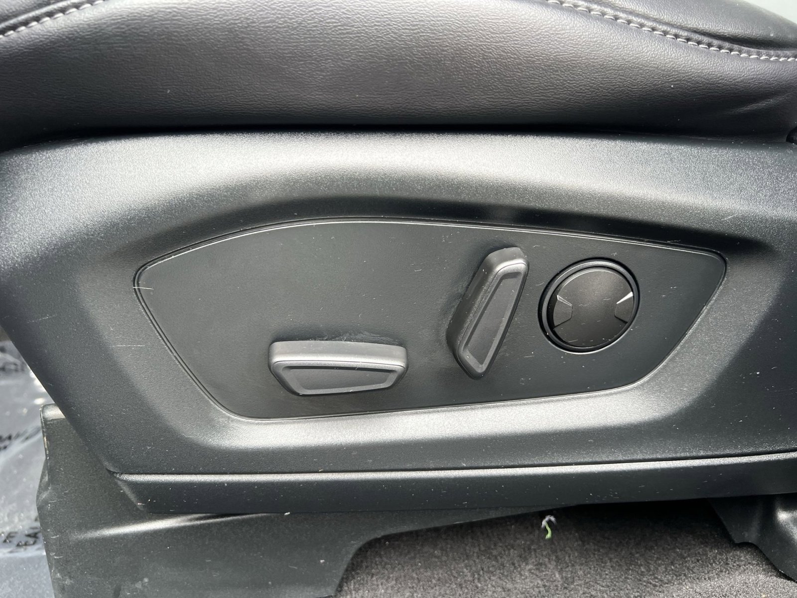 Certified 2023 Ford Explorer XLT w/ Equipment Group 202A image 13