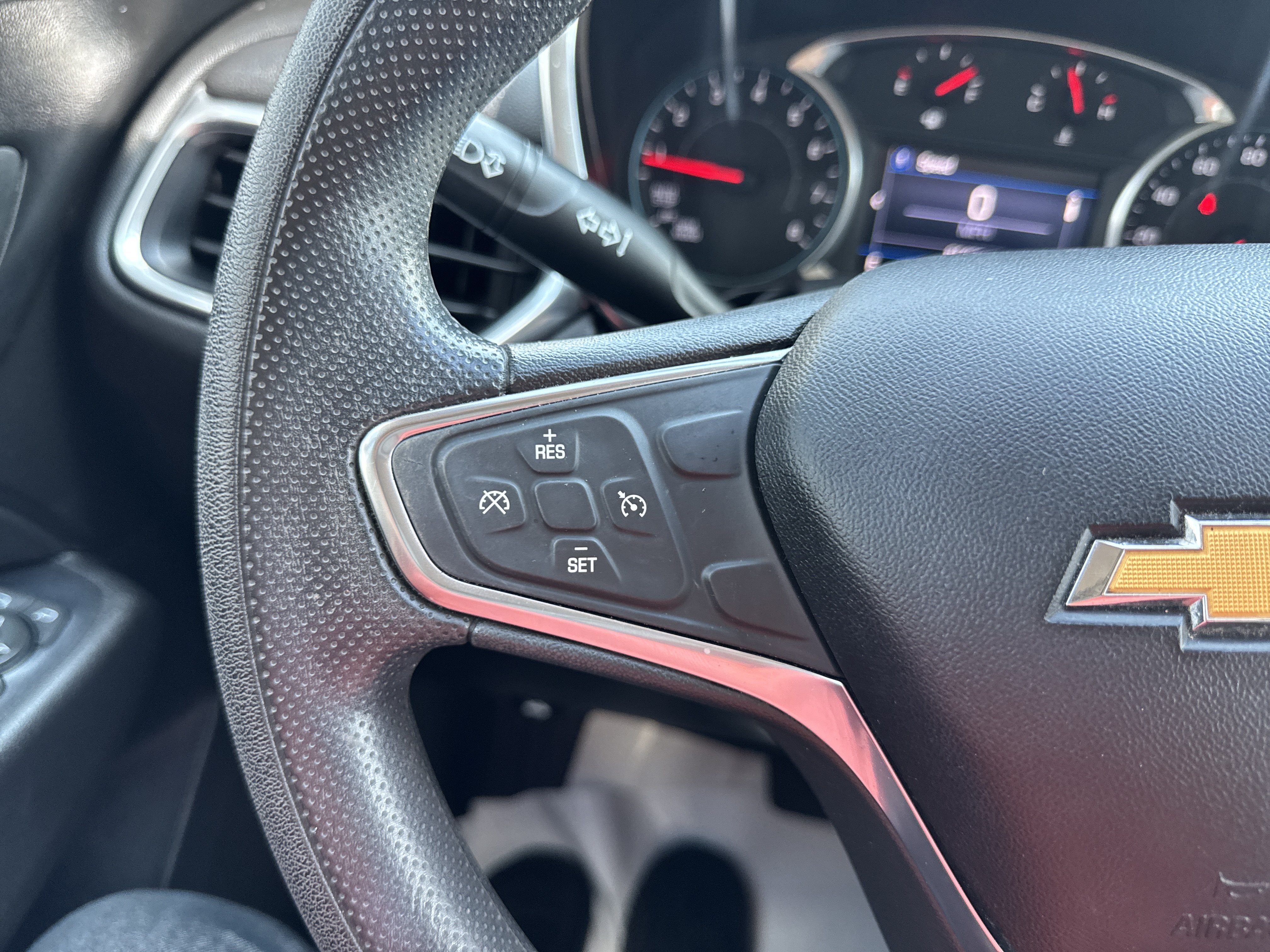 Used 2019 Chevrolet Equinox LT w/ LT Appearance Package FWD image 12
