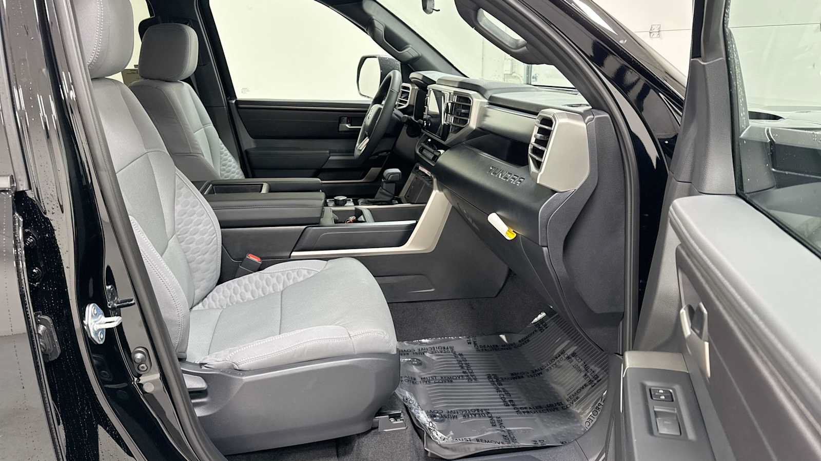 New 2025 Toyota Tundra SR5 w/ TRD Off-Road Package AWD/4WD image 29