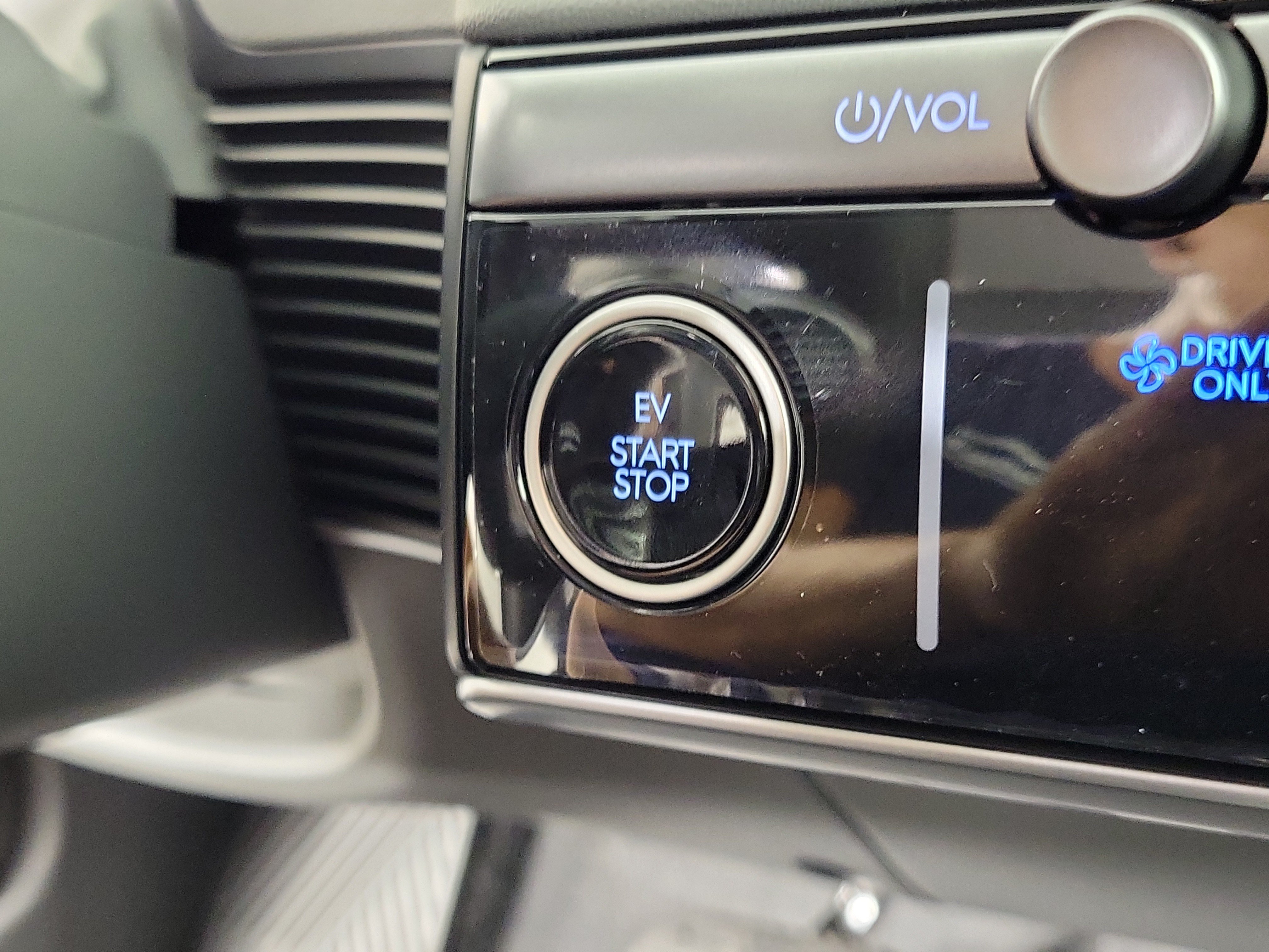 New 2026 Hyundai Ioniq 5 SEL AWD/4WD image 17