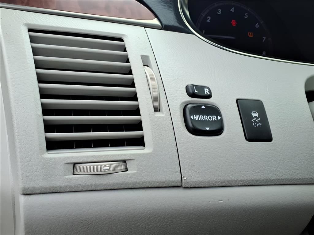 Used 2012 Toyota Avalon image 23