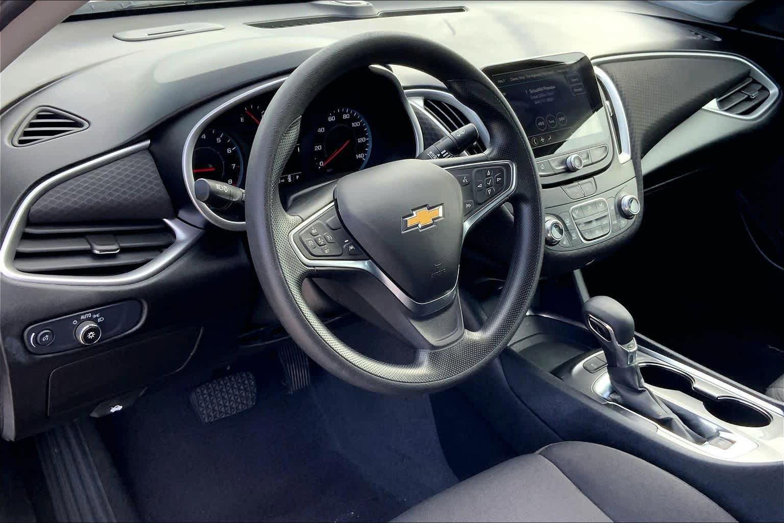 Used 2024 Chevrolet Malibu LT FWD image 18