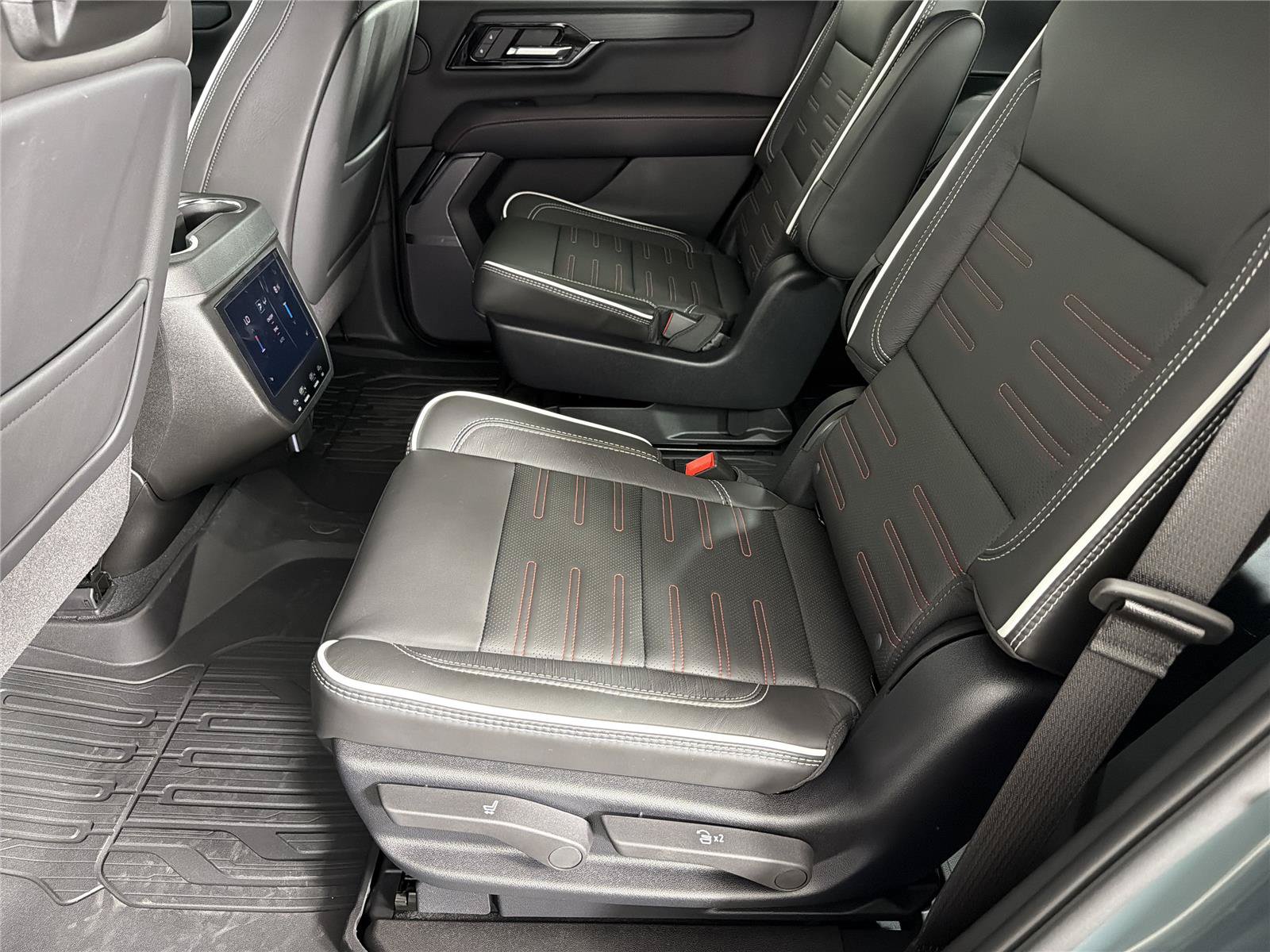 New 2026 GMC Yukon AT4 Ultimate AWD/4WD image 22