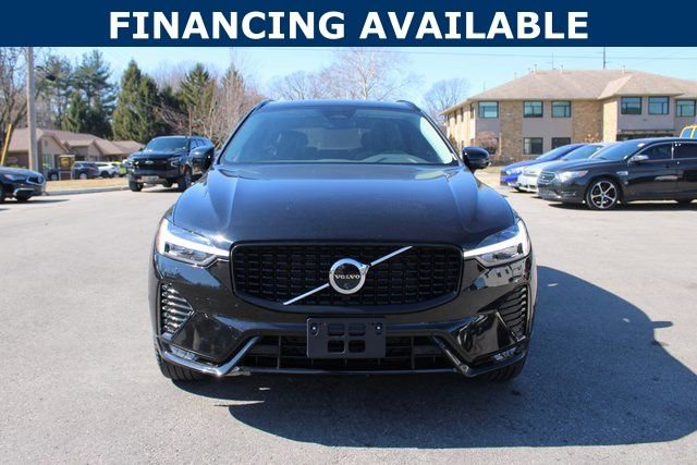 Used 2025 Volvo XC60 B5 Plus image 3