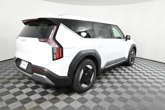 New 2026 Kia EV9 Wind image 8