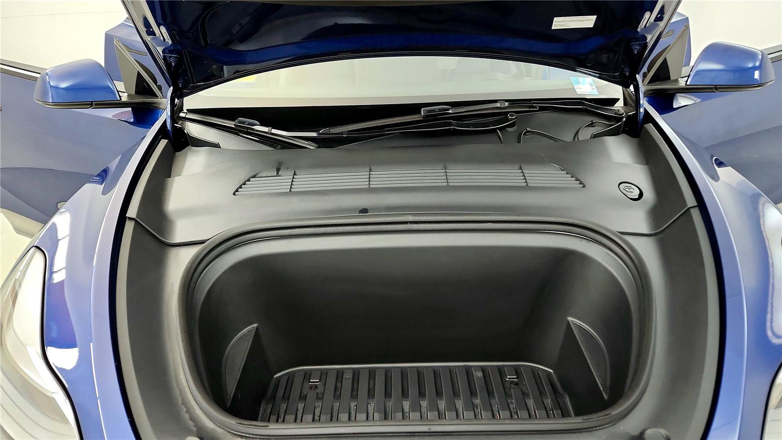 Used 2024 Tesla Model Y Long Range image 15