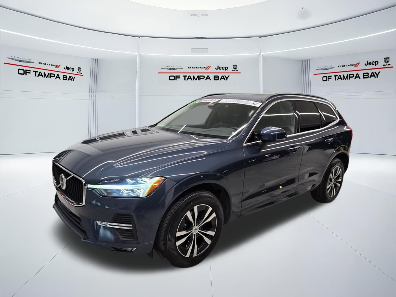 Used 2023 Volvo XC60 B5 Core AWD/4WD image 2