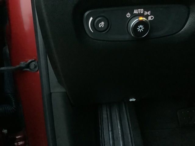 Used 2023 Chevrolet Traverse RS image 26