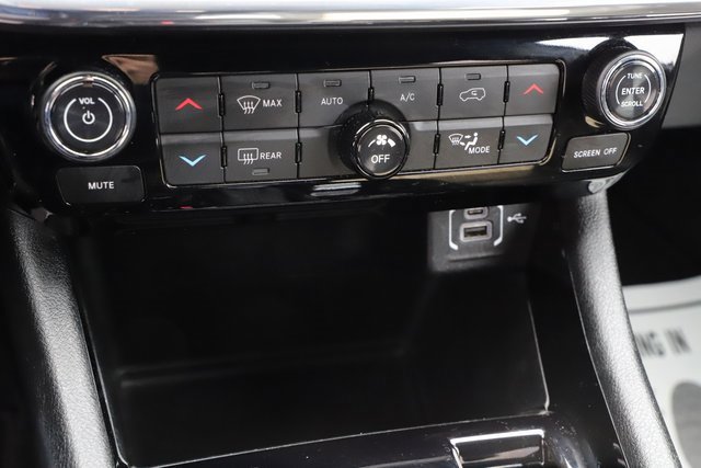 Used 2024 Jeep Compass Limited image 29