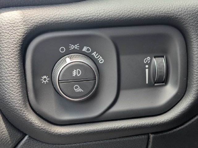 New 2026 RAM 3500 Big Horn AWD/4WD image 25