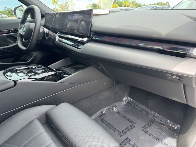 Certified 2024 BMW i5 eDrive40i w/ Premium Package image 11