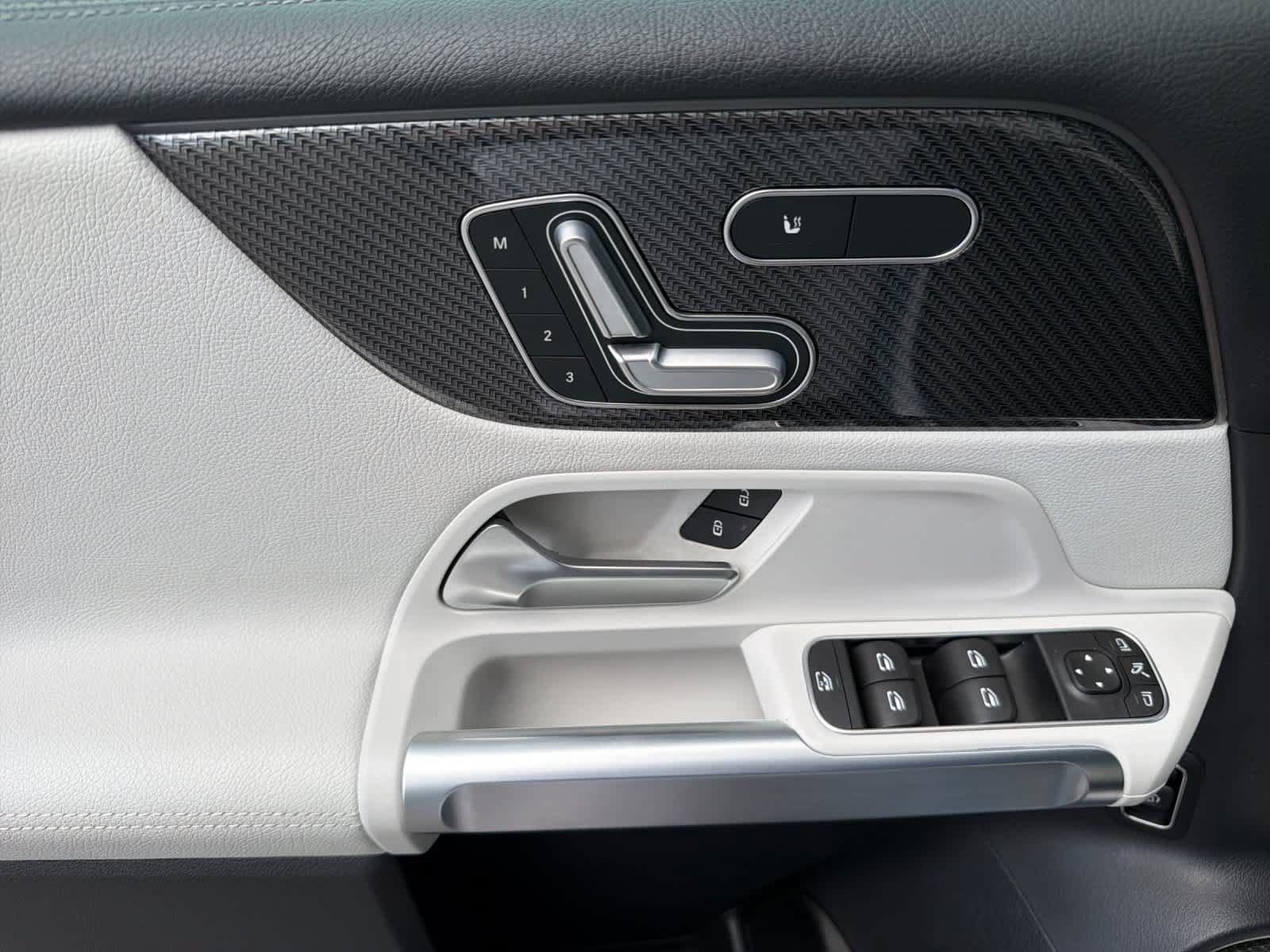 Used 2023 Mercedes-Benz GLB 35 AMG 4MATIC image 12