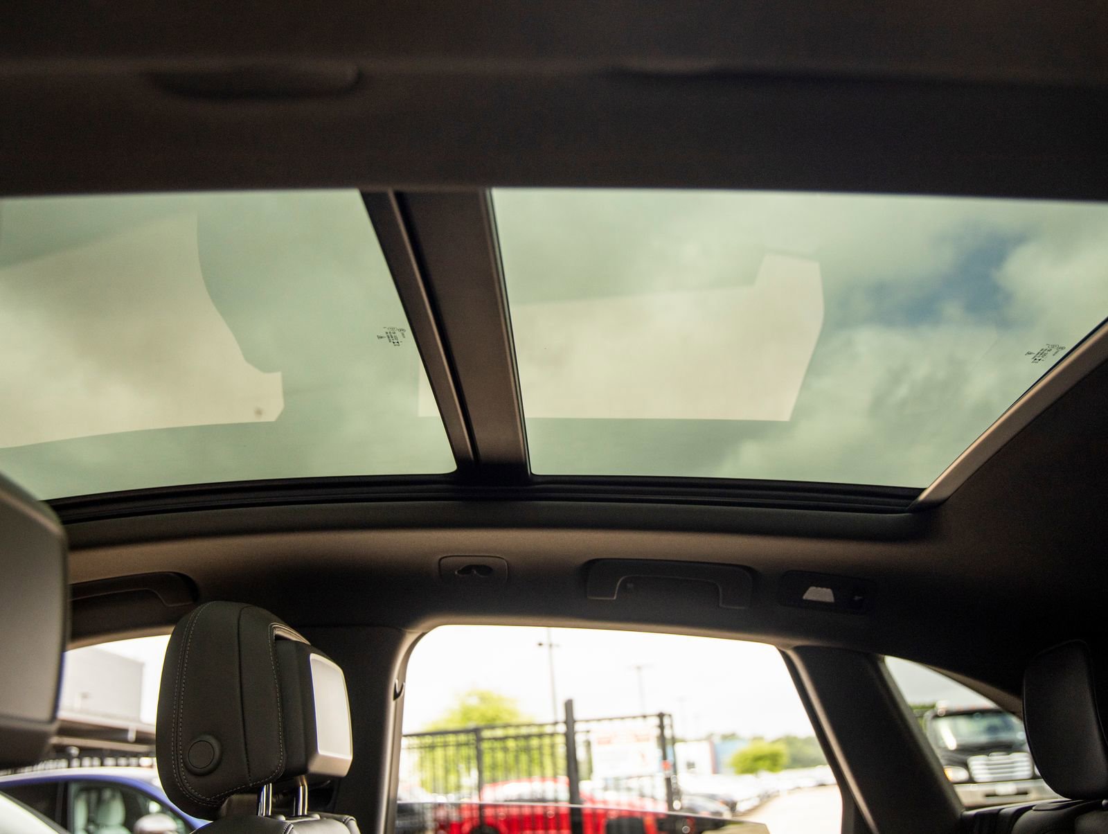 Certified 2025 Porsche Macan image 27