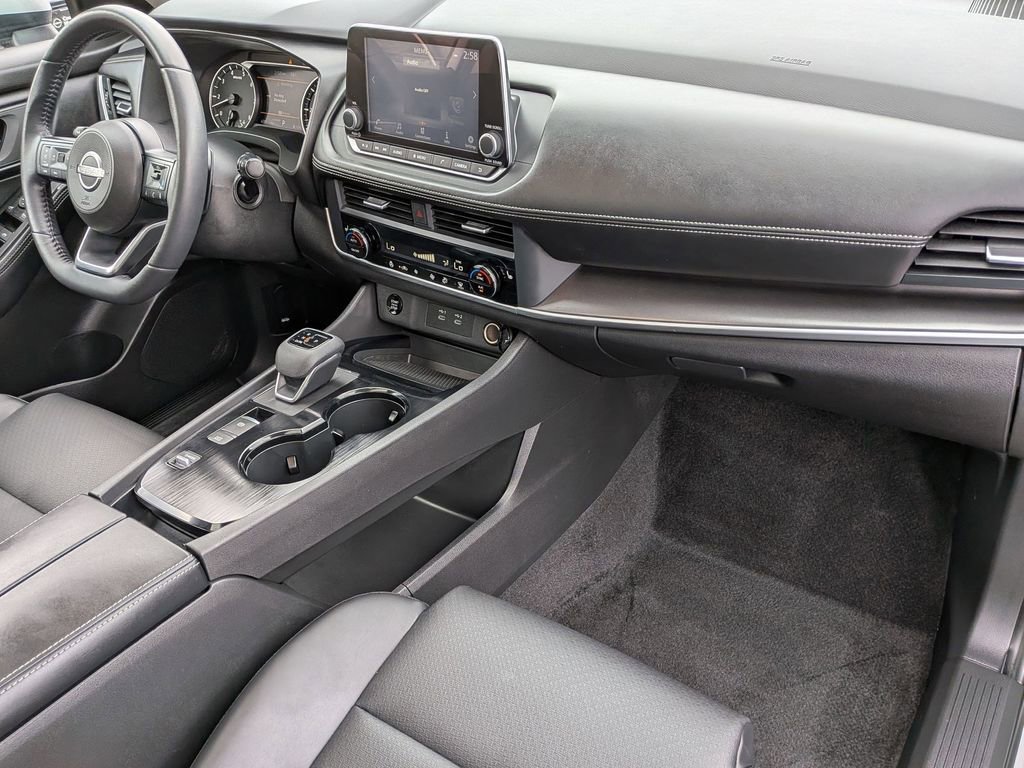 Used 2024 Nissan Rogue SV w/ SV Premium Package image 27