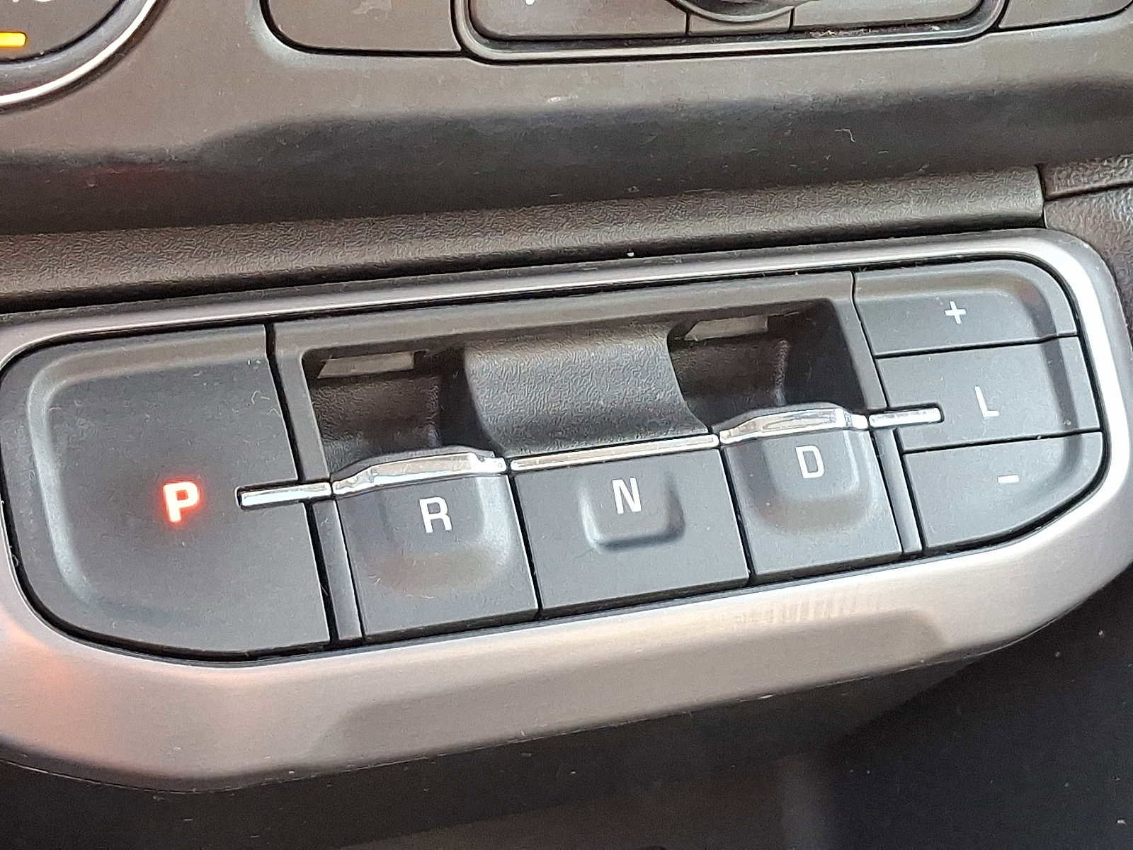 Used 2023 GMC Acadia AT4 w/ Technology Package image 15