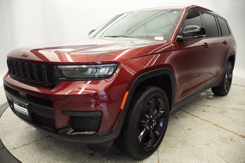 Used 2023 Jeep Grand Cherokee L Laredo image 13
