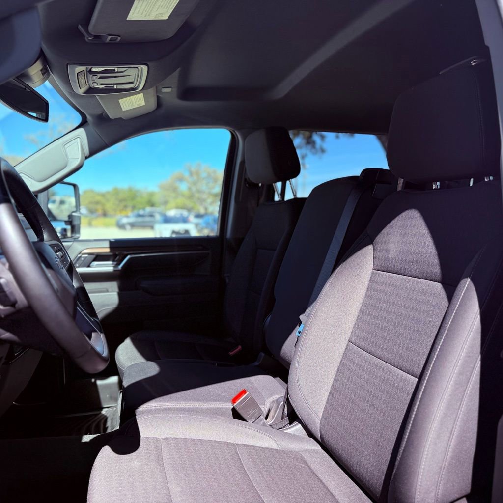 Used 2025 Chevrolet Silverado 3500 LT w/ Safety Package image 27