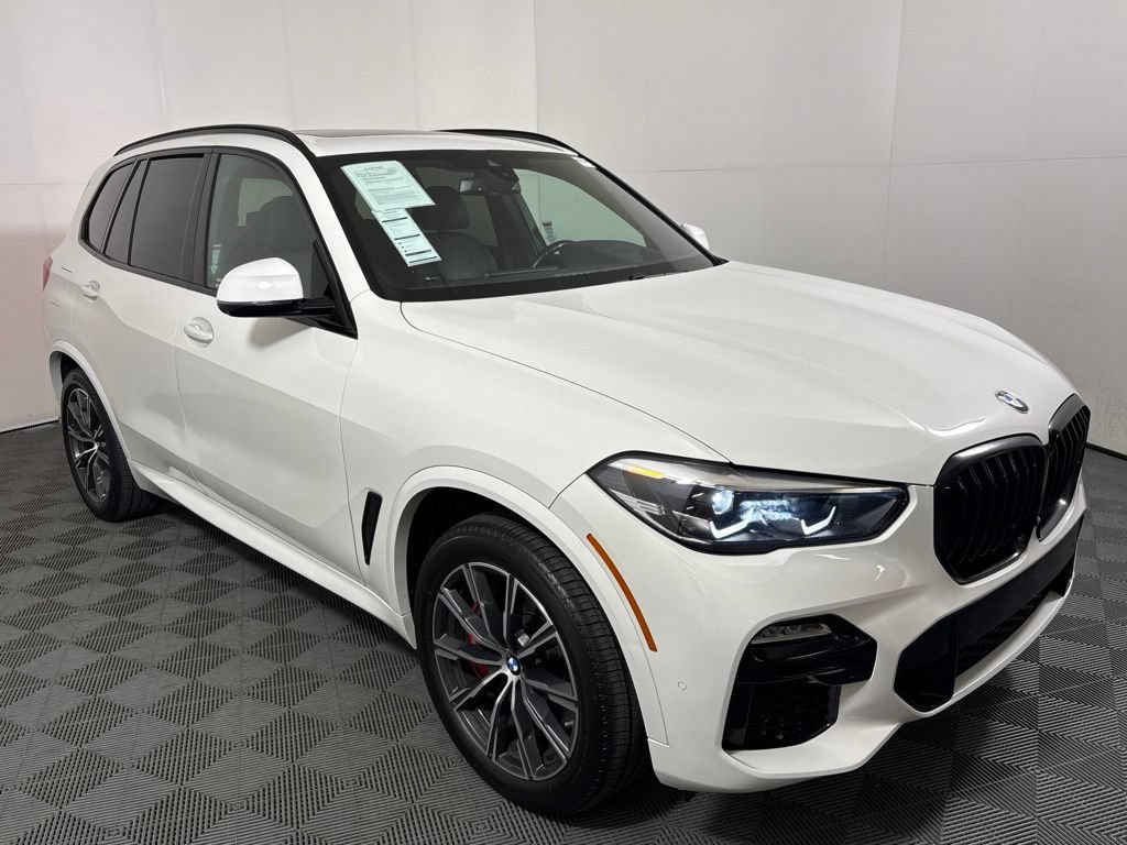 Used 2021 BMW X5 M50i w/ Premium Package AWD/4WD image 4