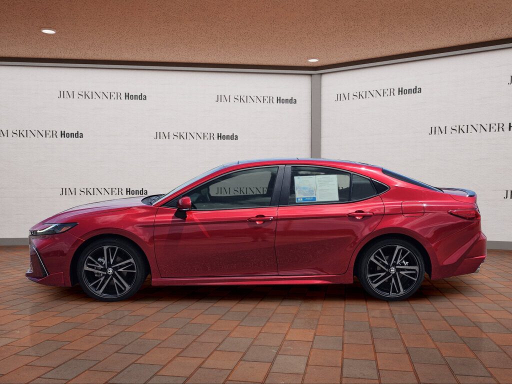 Used 2025 Toyota Camry XSE FWD image 15