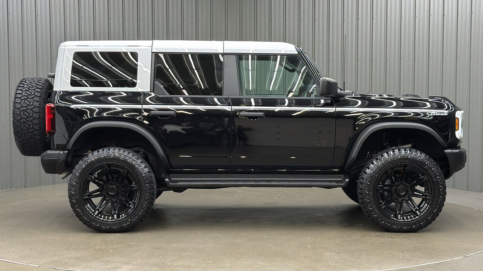 Used 2026 Ford Bronco Heritage Edition AWD/4WD image 6