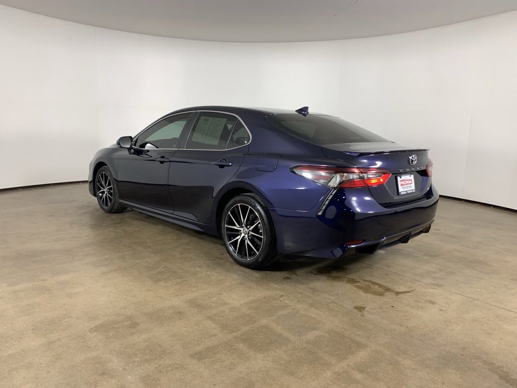 Used 2022 Toyota Camry SE image 14