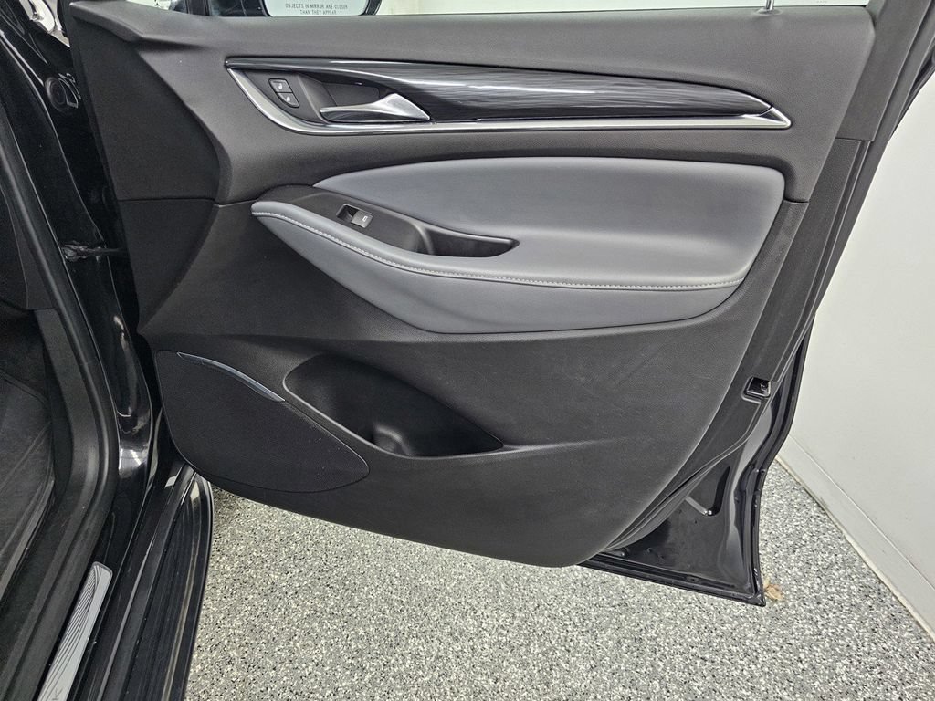 Used 2019 Buick Enclave Essence w/ LPO, Touring Package FWD image 22
