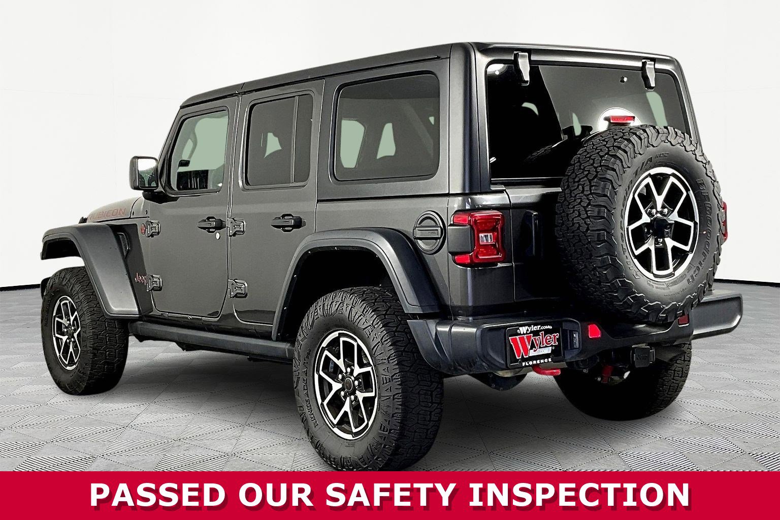 Used 2024 Jeep Wrangler Unlimited Rubicon image 4