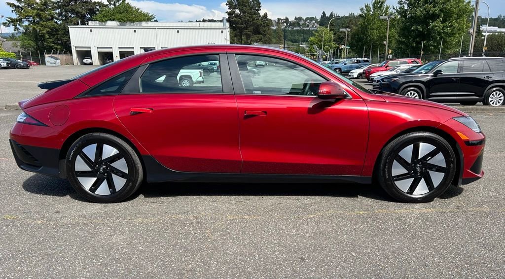 Used 2024 Hyundai Ioniq 6 SE RWD image 4