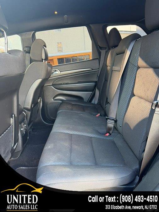 Used 2021 Jeep Grand Cherokee Laredo image 11