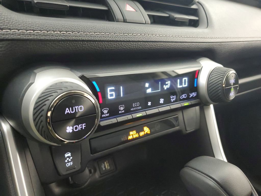 Used 2025 Toyota RAV4 XLE image 29