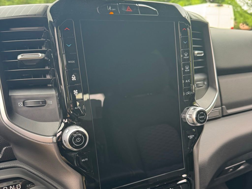 New 2026 RAM 1500 4x4 Crew Cab image 22