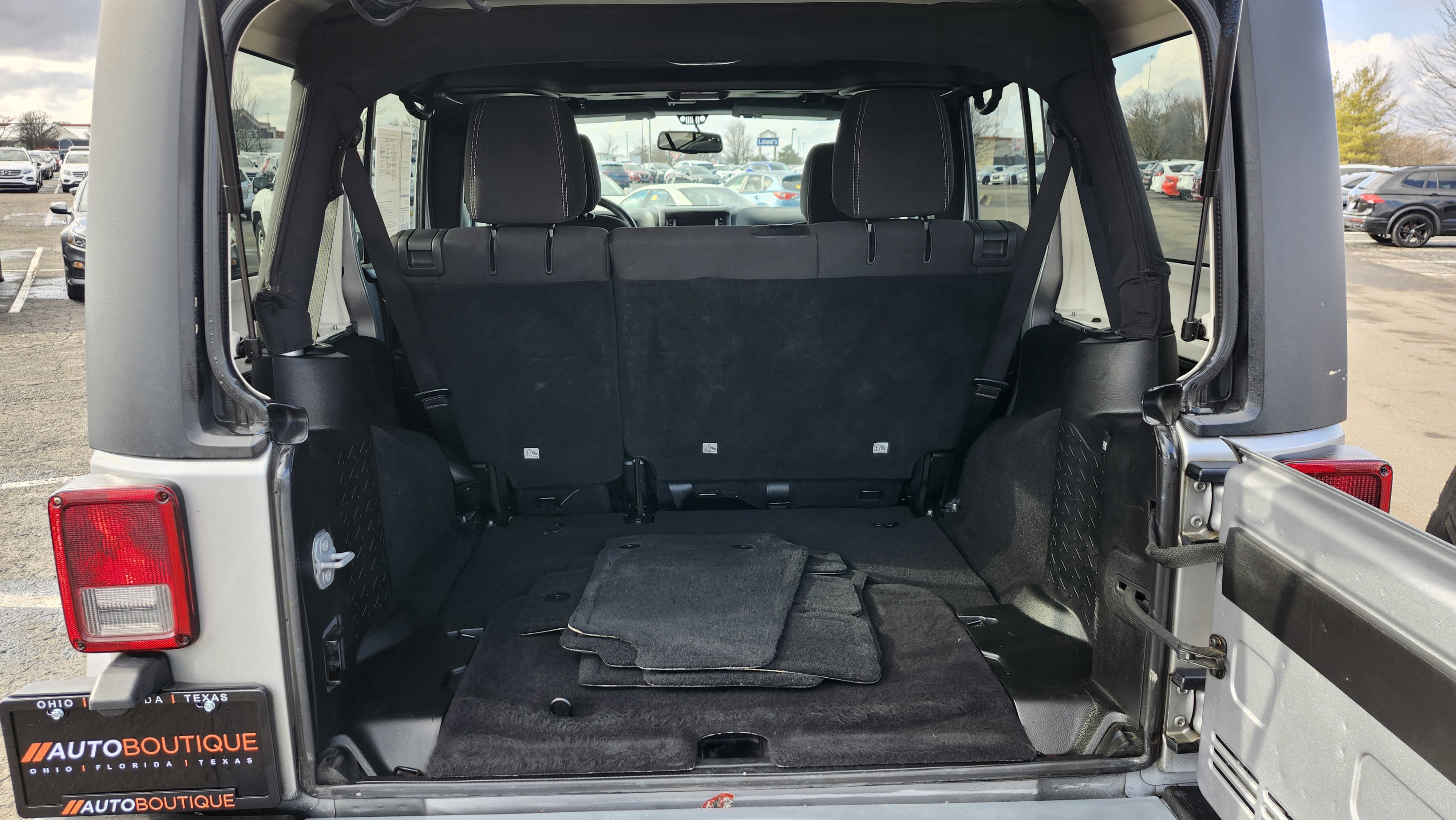 Used 2015 Jeep Wrangler Unlimited Sahara w/ Dual Top Group image 21