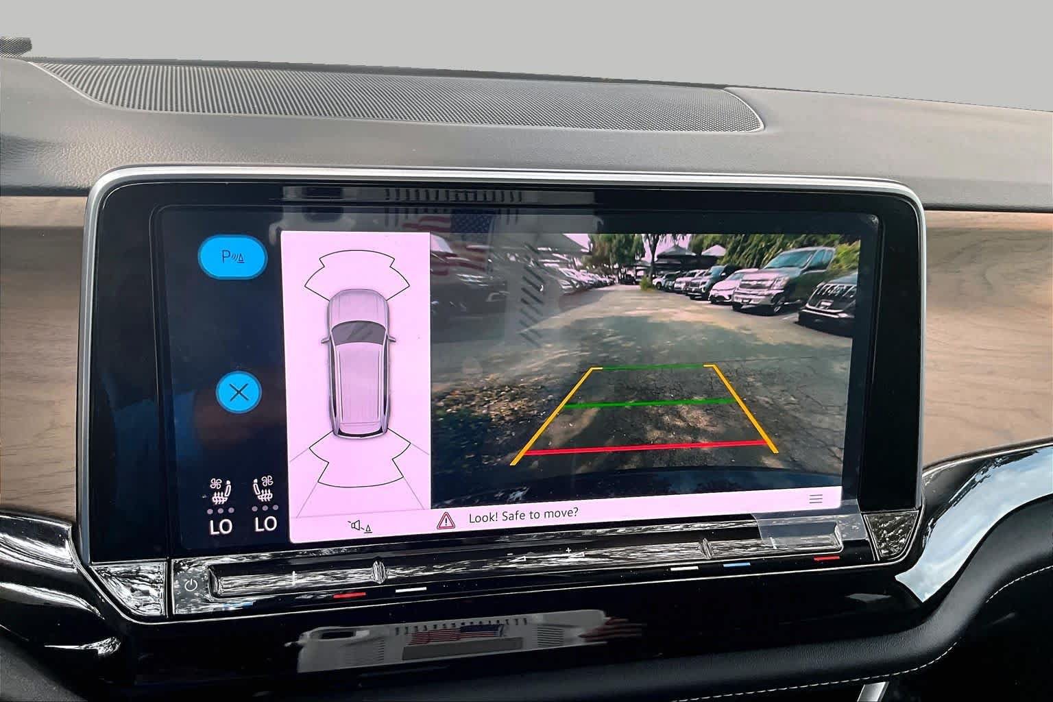 Certified 2024 Volkswagen Atlas SE FWD image 27