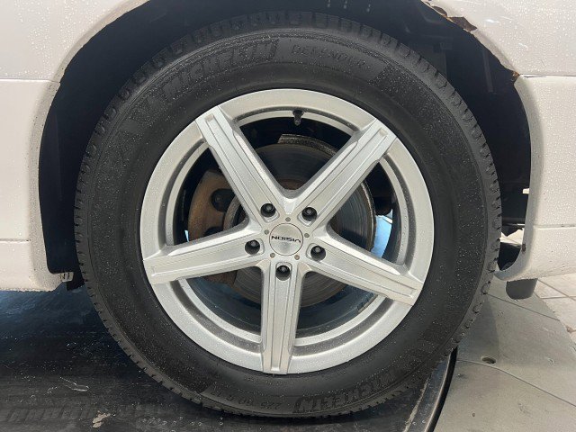 Used 2009 Lincoln Town Car Signature Limited image 36