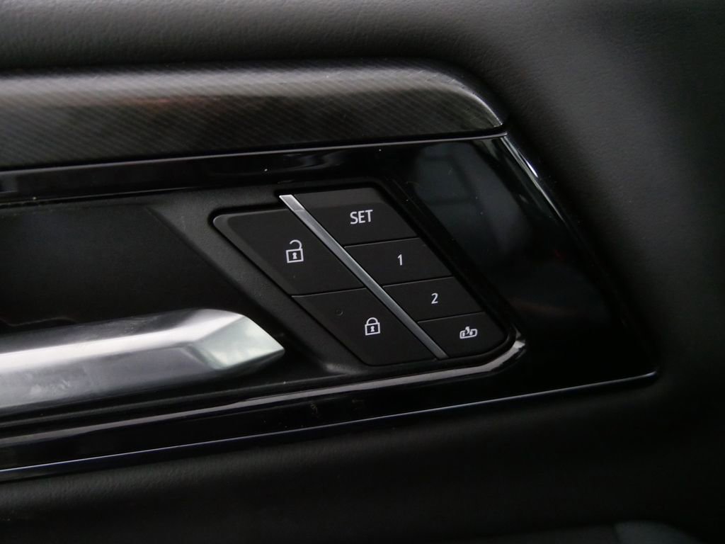 Used 2025 GMC Yukon AT4 image 14