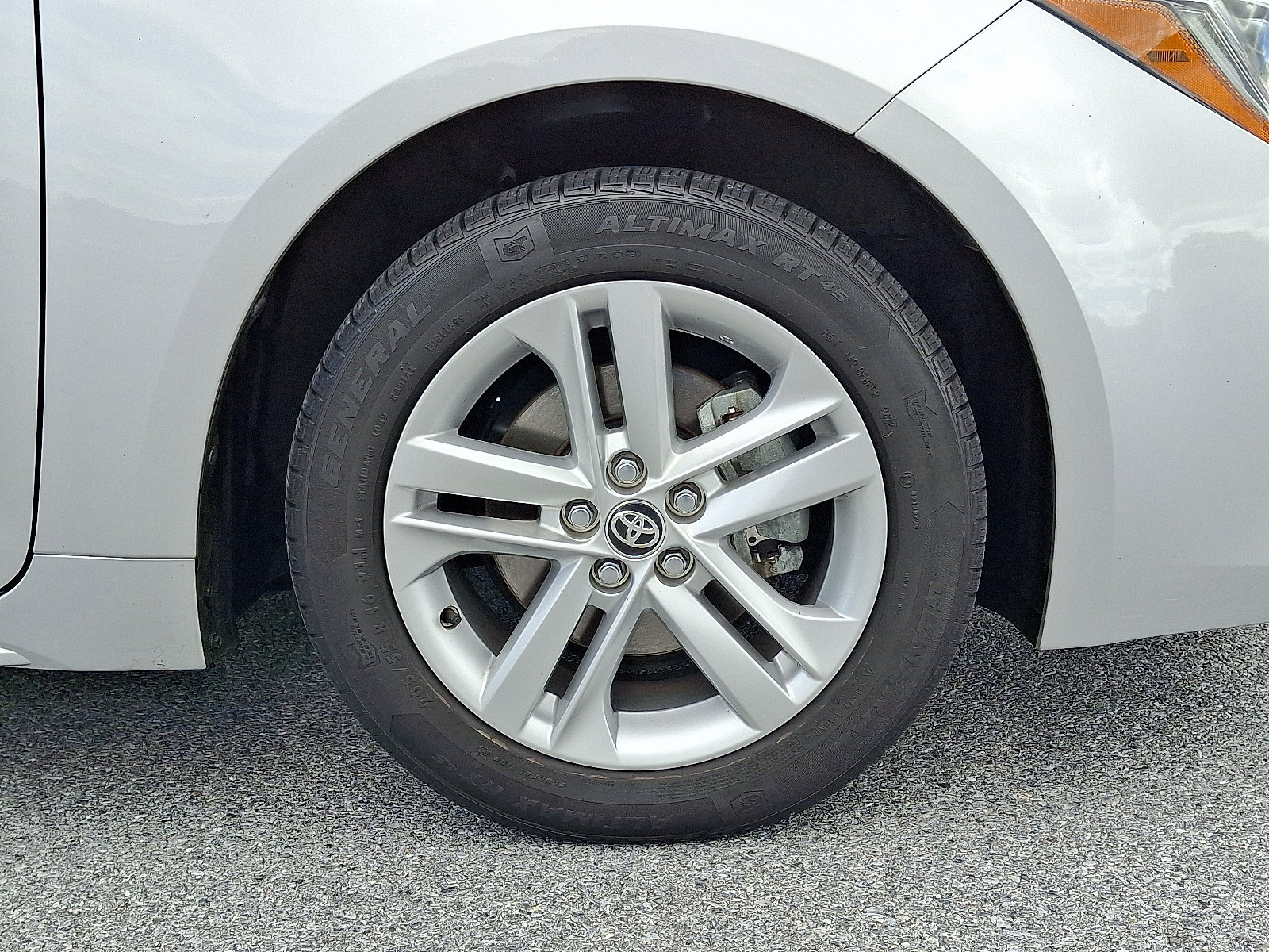 Used 2020 Toyota Corolla SE w/ SE Preferred Package FWD image 9