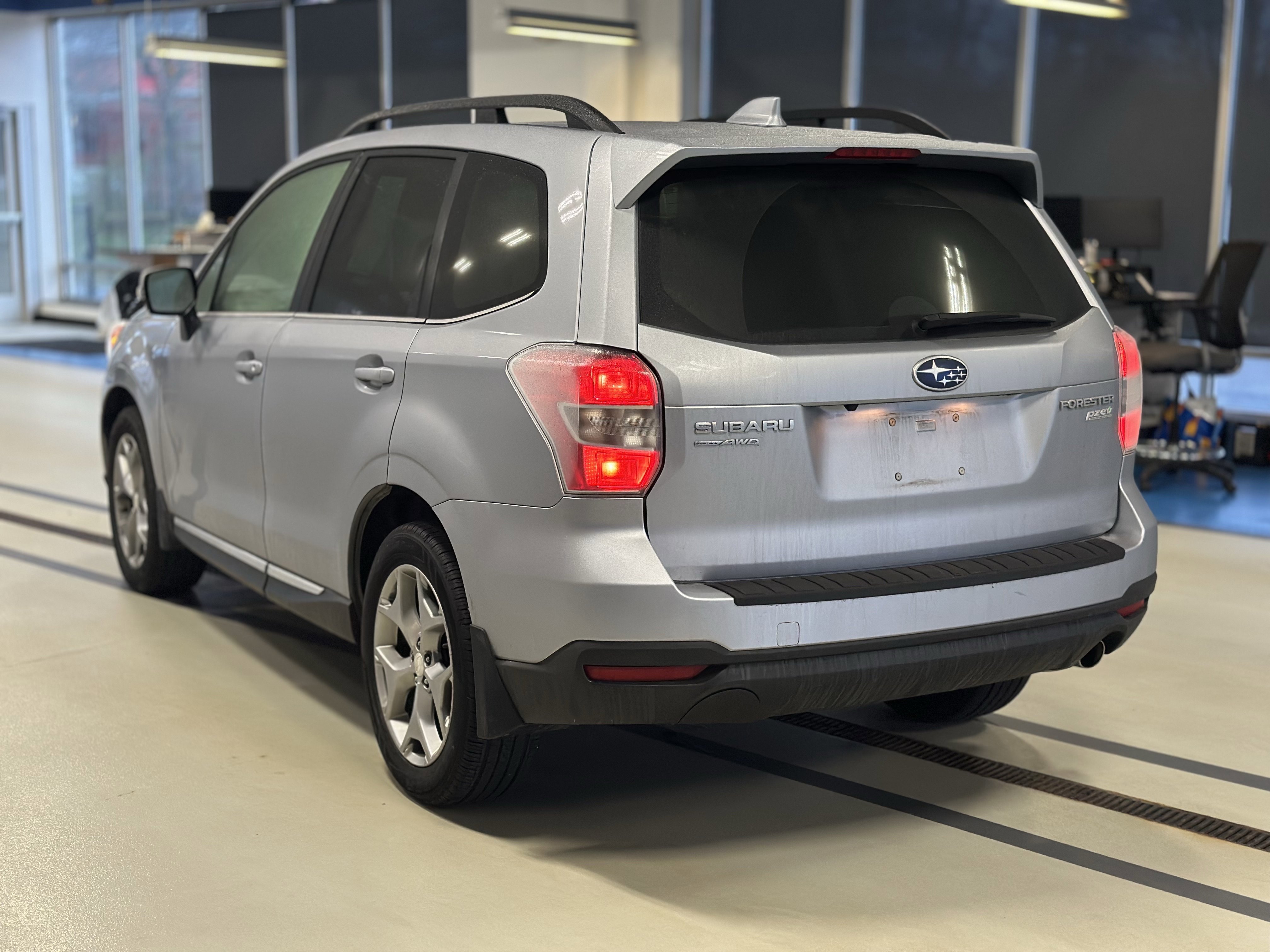 Used 2016 Subaru Forester 2.5i Touring w/ Eyesight & Navigation System image 8
