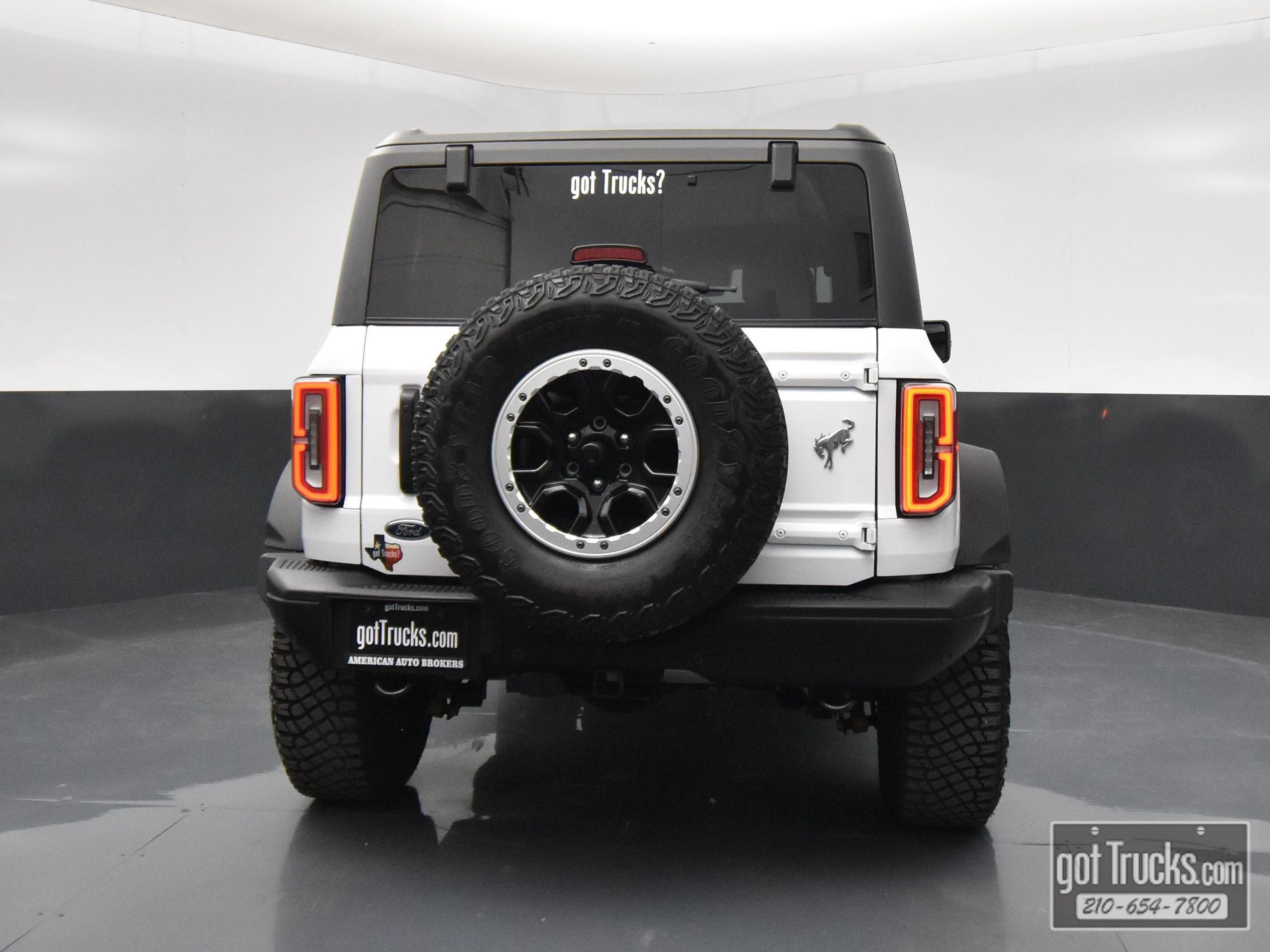 Used 2022 Ford Bronco Badlands image 6