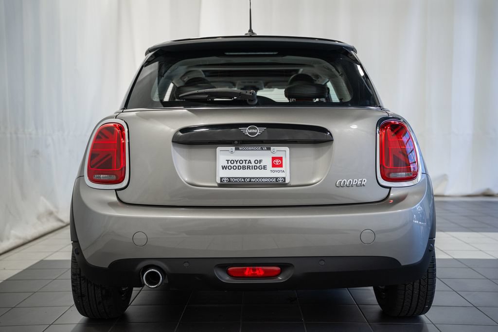 Used 2020 MINI Cooper 2-Door Hardtop FWD image 5