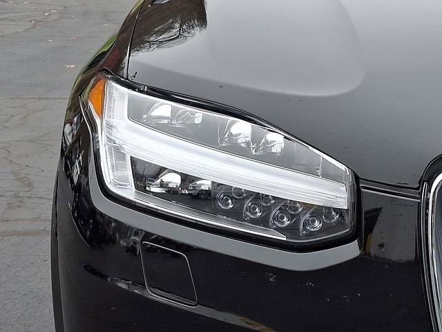 Used 2023 Volvo XC90 B5 Plus w/ Protection Package Premier image 12