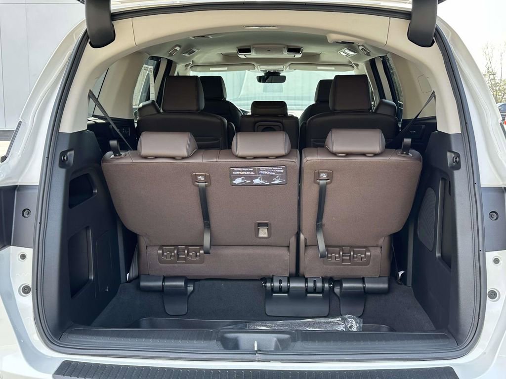 New 2026 Honda Odyssey Touring image 9