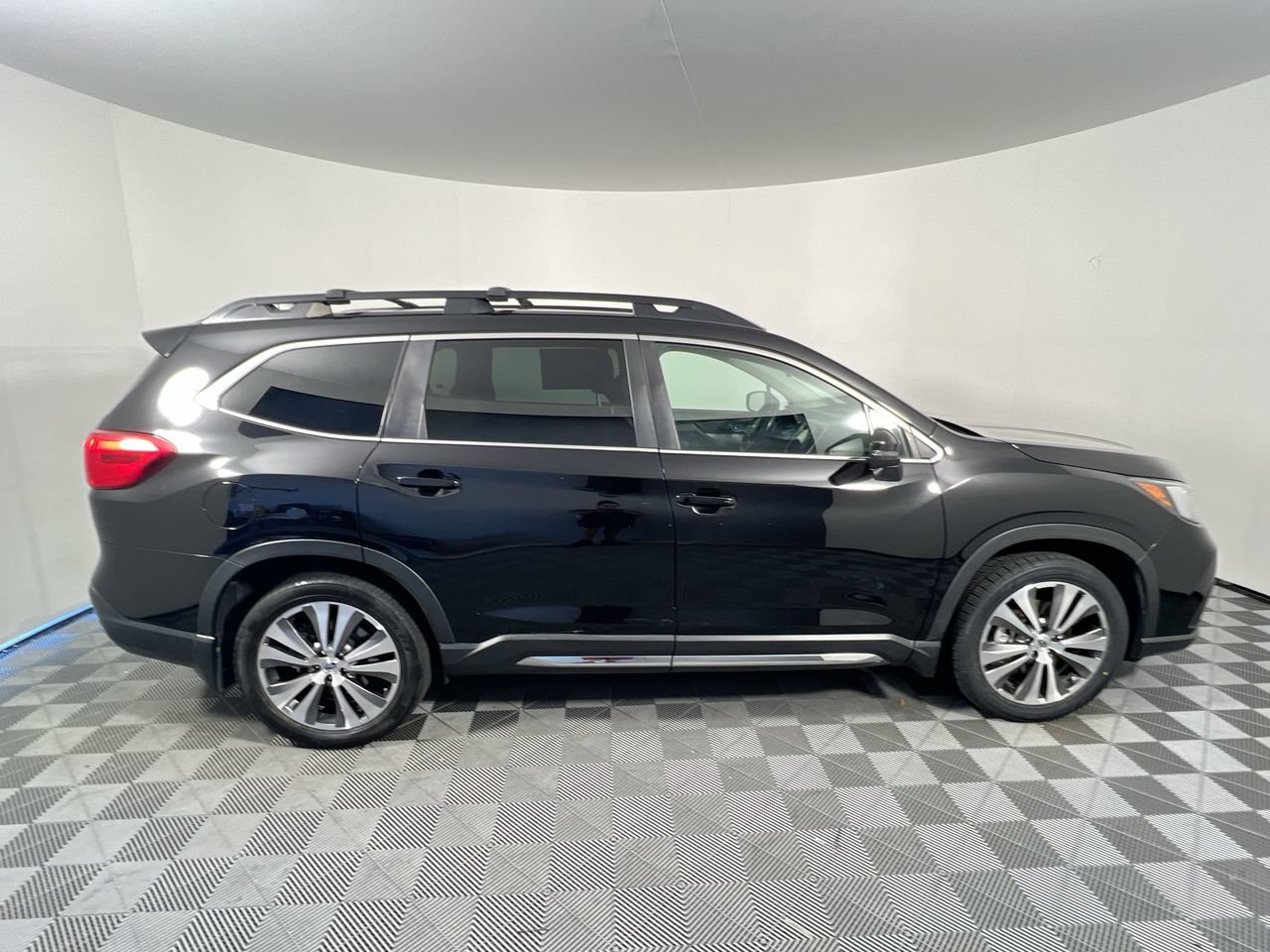 Used 2022 Subaru Ascent Limited AWD/4WD image 2